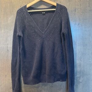 360 Sweater V Neck Knit